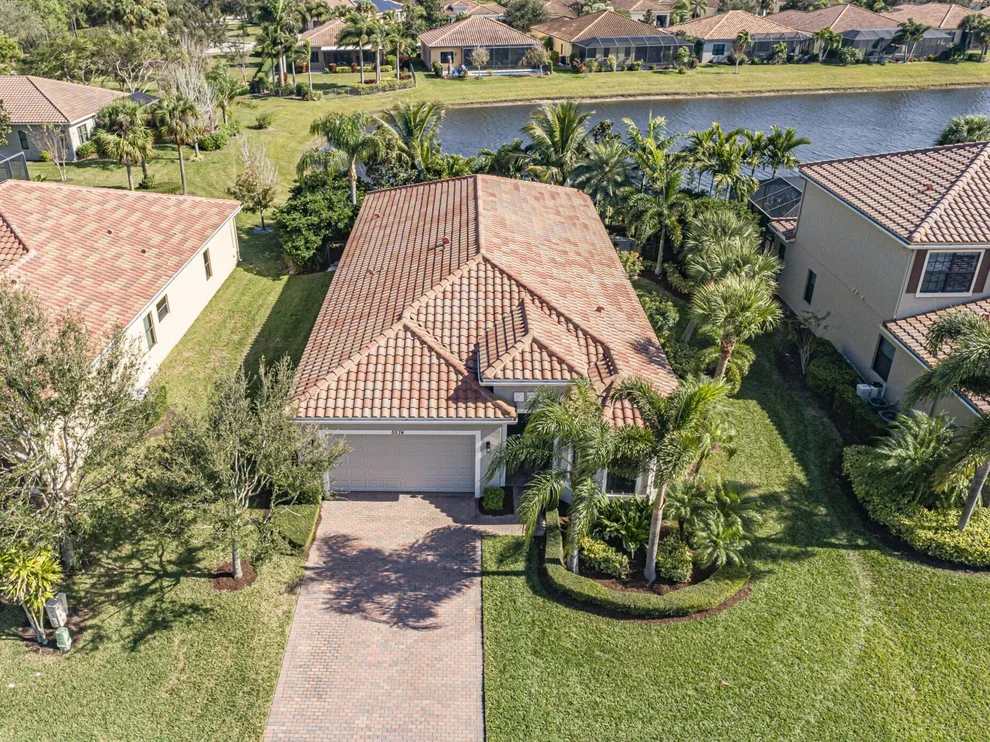 Unit for sale at 5574 51st Avenue, Vero Beach, FL 32967