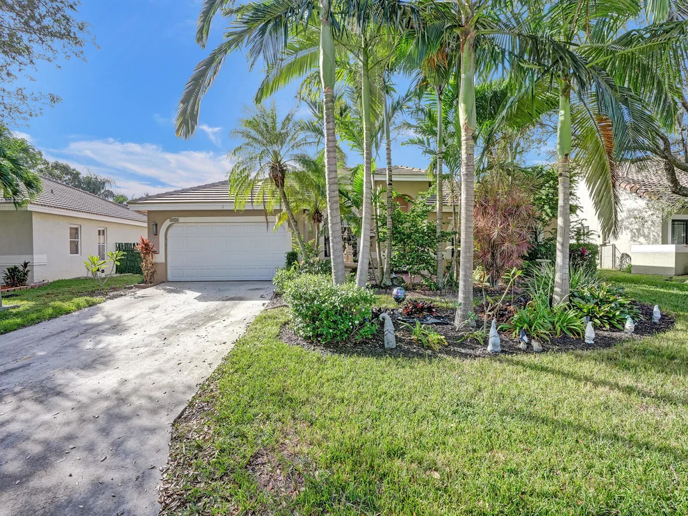 Unit for sale at 3926 NW 56 Street, Coconut Creek, FL 33073