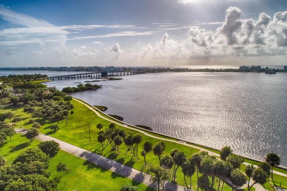 Unit for sale at 208 S Lakeside Drive, Lake Worth Beach, FL 33460