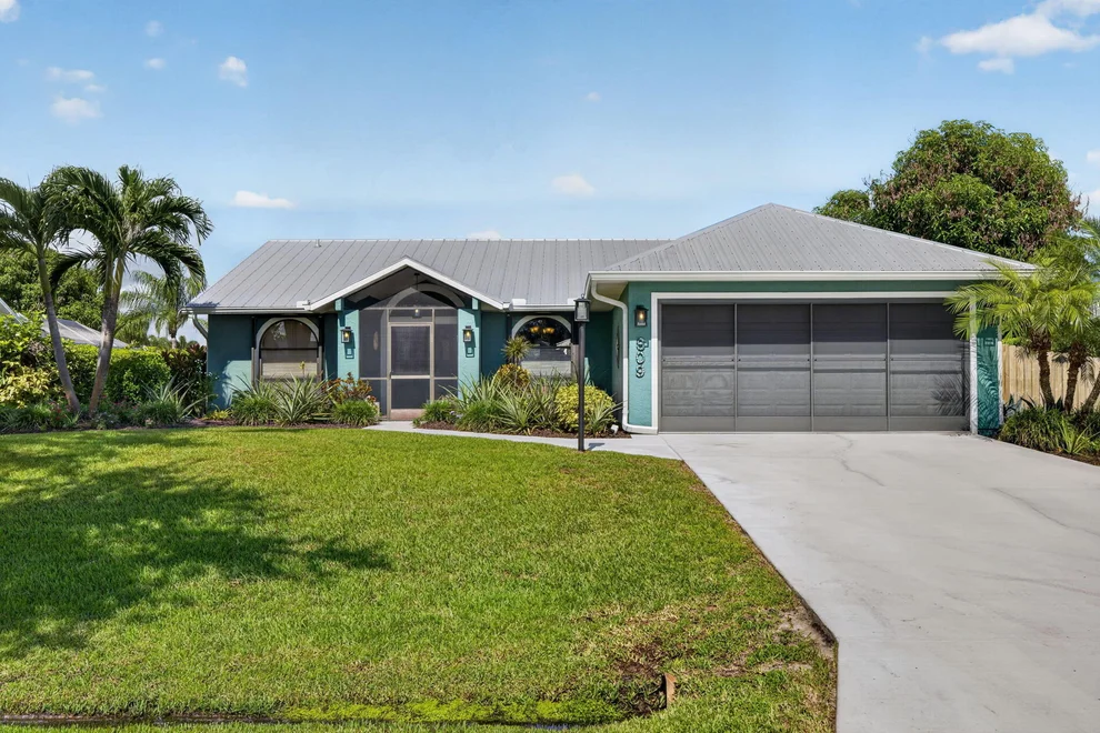 Unit for sale at 609 SE Barr Street, Port St Lucie, FL 34984