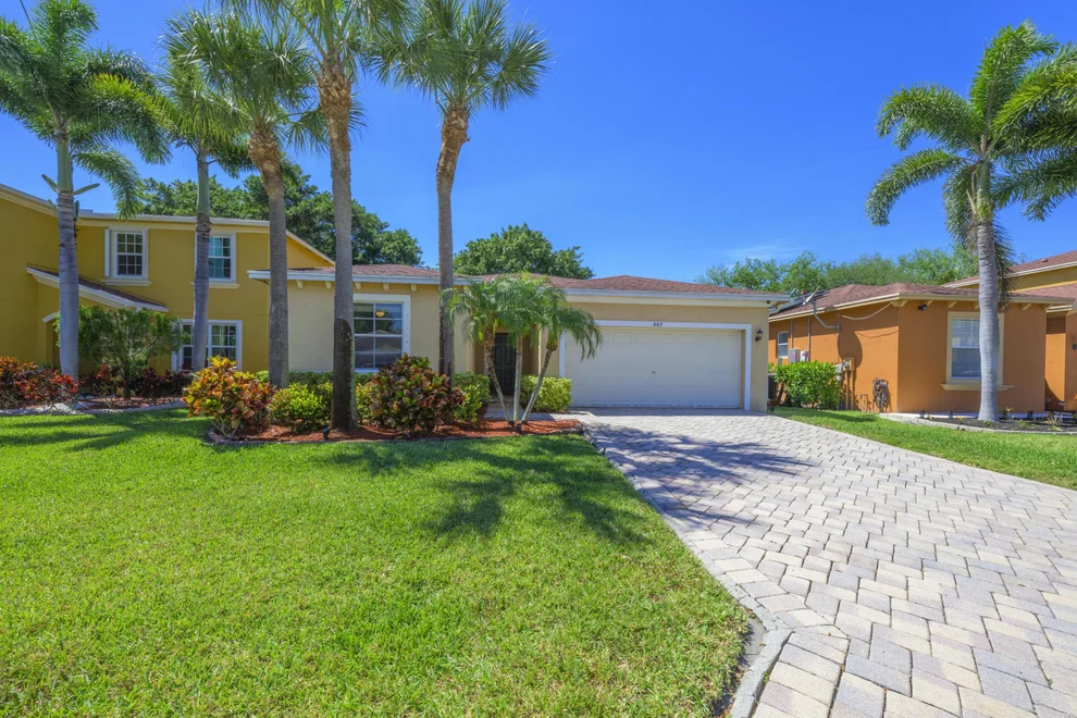 Unit for sale at 887 Fieldstone Way, West Palm Beach, FL 33413