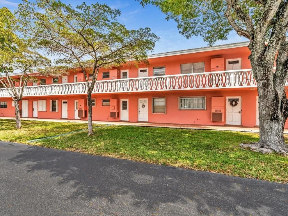 Unit for sale at 300 NE 20th Street, Boca Raton, FL 33431