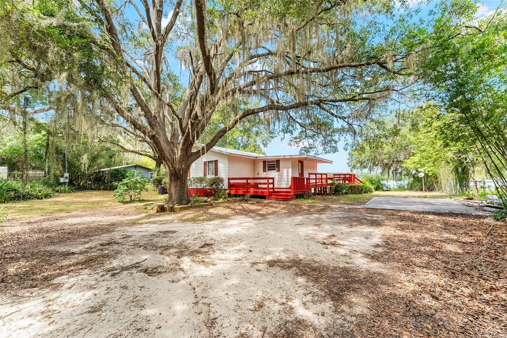 Unit for sale at 140 Morris Lake Drive, Hawthorne, FL 32640