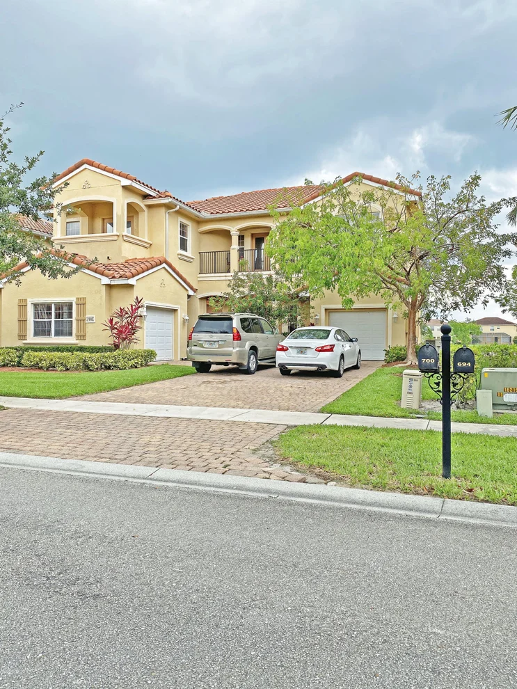Unit for sale at 700 Cresta Circle, West Palm Beach, FL 33413