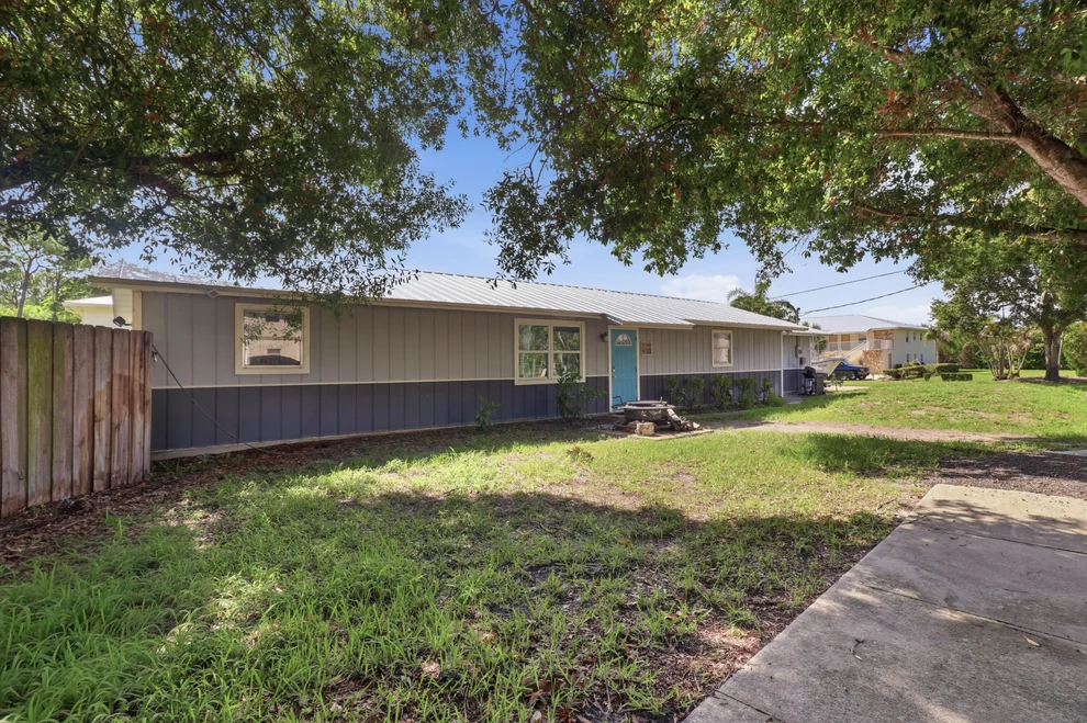 Unit for sale at 623 SW 35th Street, Palm City, FL 34990