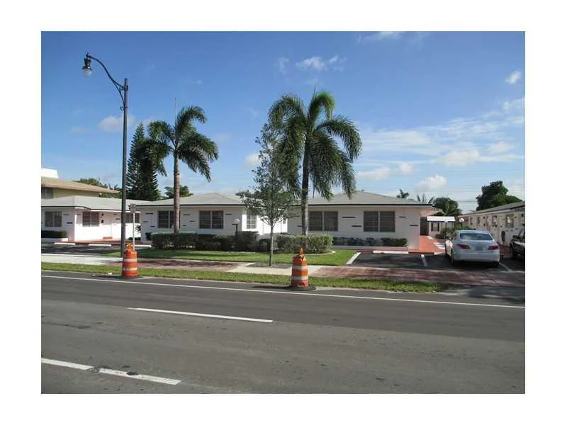 Unit for sale at 5211 Hollywood Bl., Hollywood, FL 33021