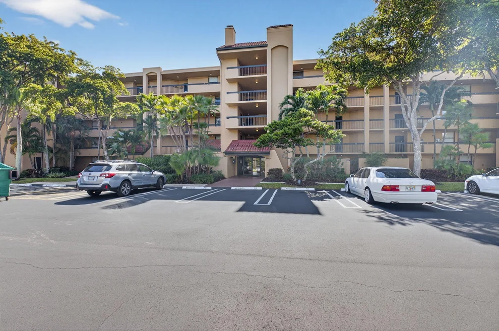 Unit for sale at 500 Egret Circle, Delray Beach, FL 33444