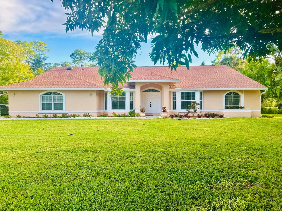 Unit for sale at 15728 86th Road N, Loxahatchee, FL 33470