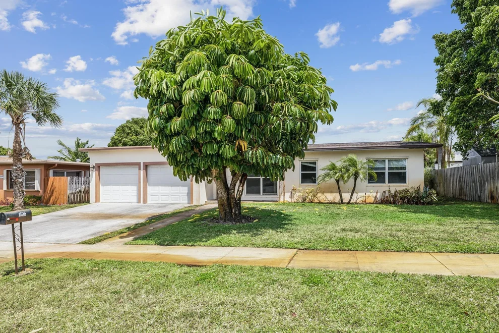 Unit for sale at 1015 W Drew Street, Lantana, FL 33462
