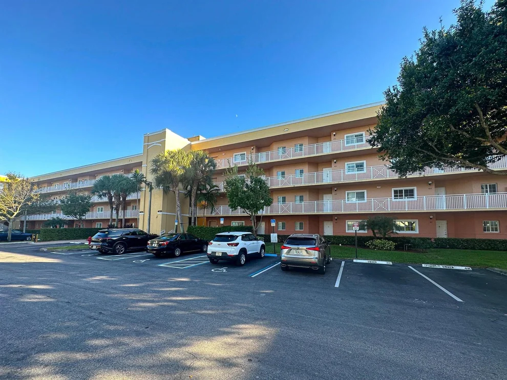 Unit for sale at 4723 Lucerne Lakes Boulevard E, Lake Worth, FL 33467