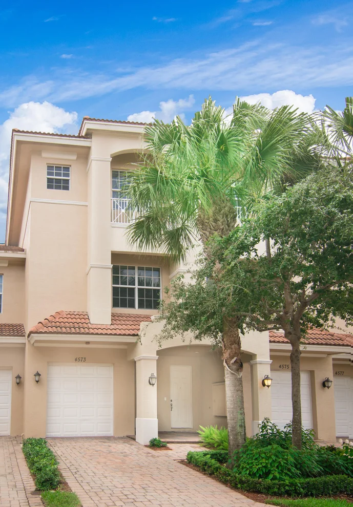 Unit for sale at 4573 Artesa Way S, Palm Beach Gardens, FL 33418