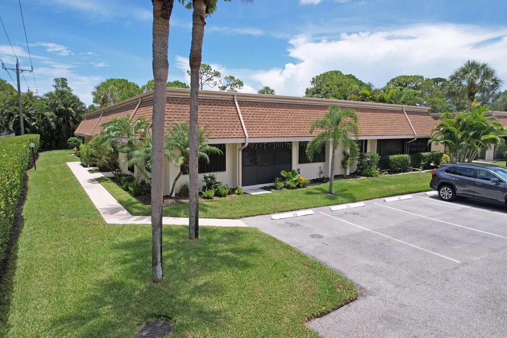 Unit for sale at 104 Half Moon Circle, Jupiter, FL 33458