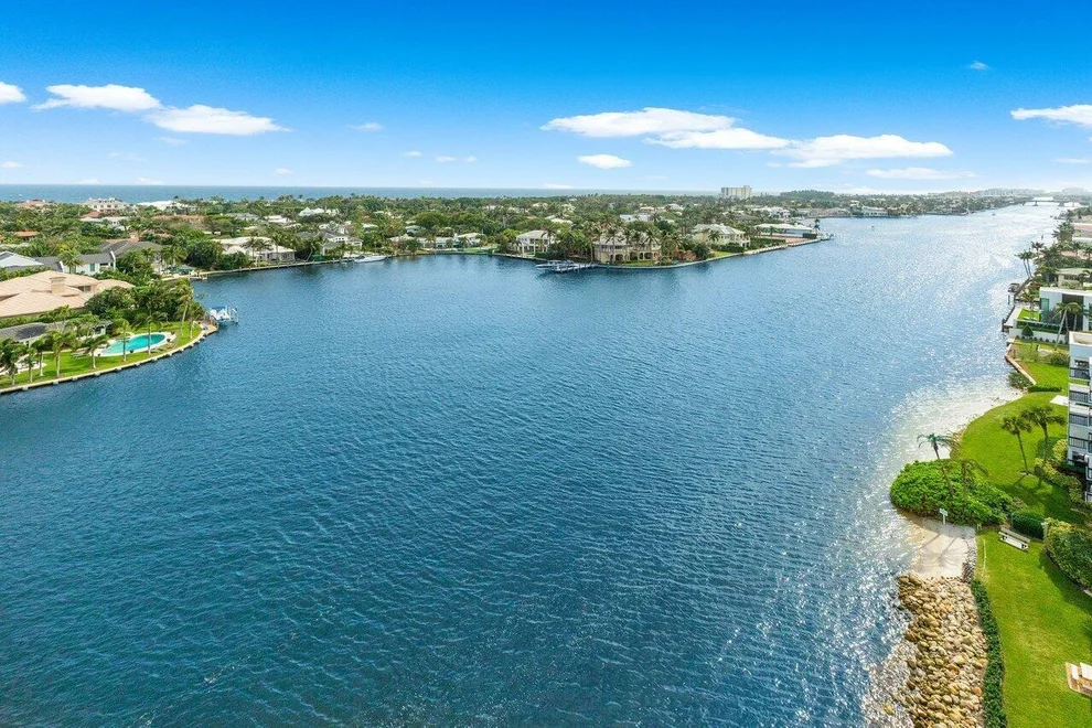 Unit for sale at 555 SE 6th Avenue, Delray Beach, FL 33483