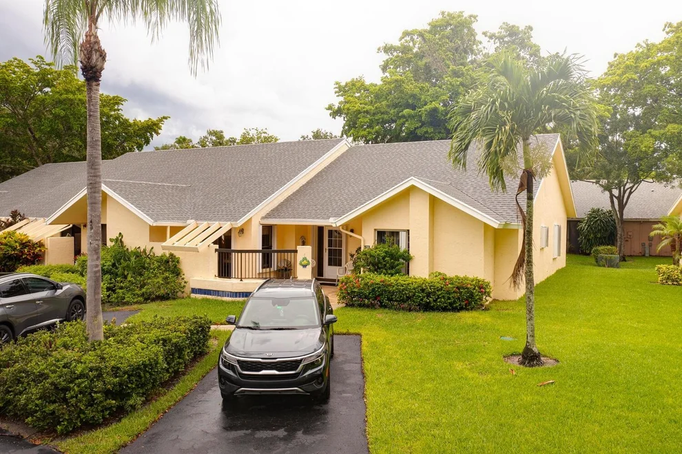 Unit for sale at 10917 Lake Front Place, Boca Raton, FL 33498