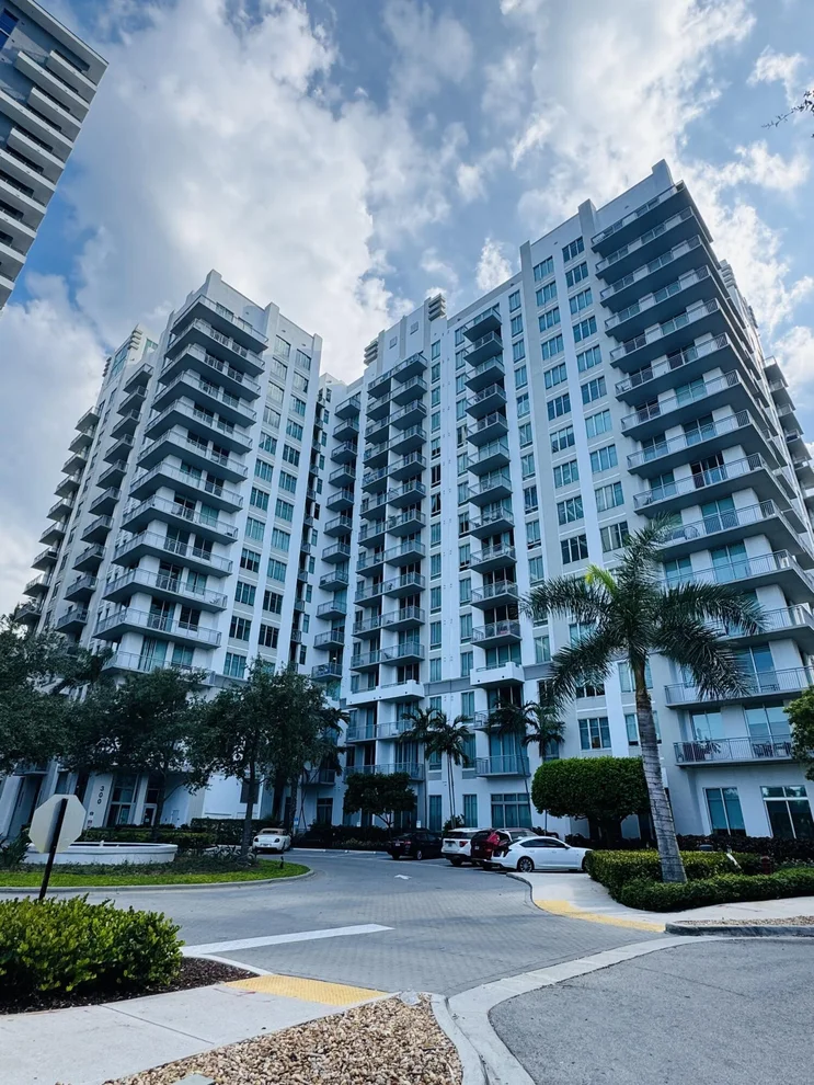 Unit for sale at 300 S AUSTRALIAN Avenue, West Palm Beach, FL 33401