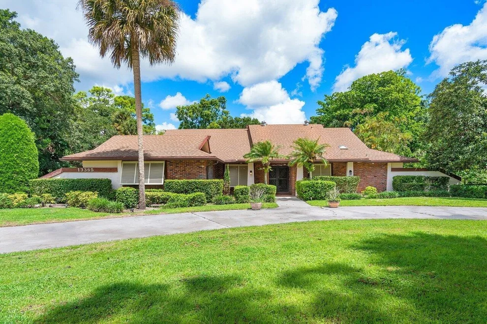 Unit for sale at 13365 Doubletree Circle, Wellington, FL 33414