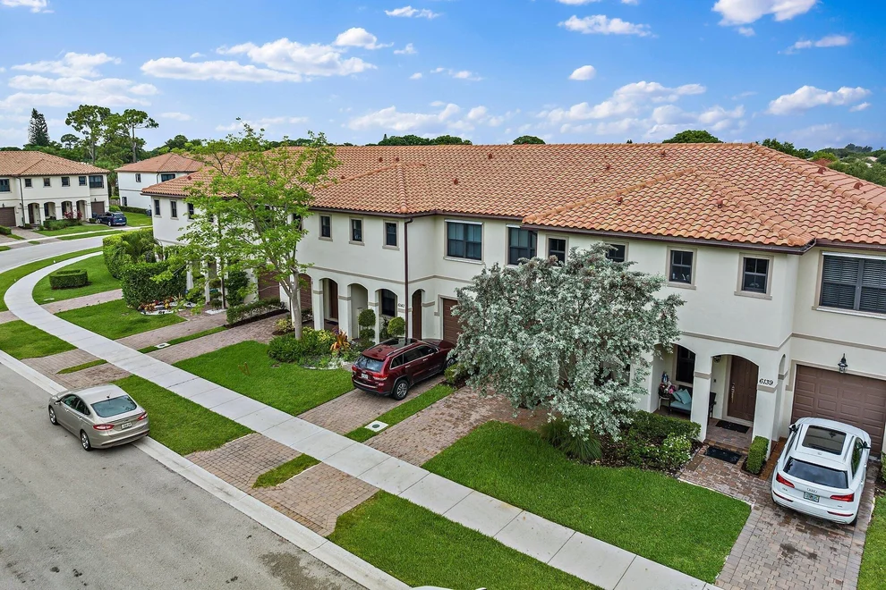 Unit for sale at 6141 Bangalow Drive, Lake Worth, FL 33463