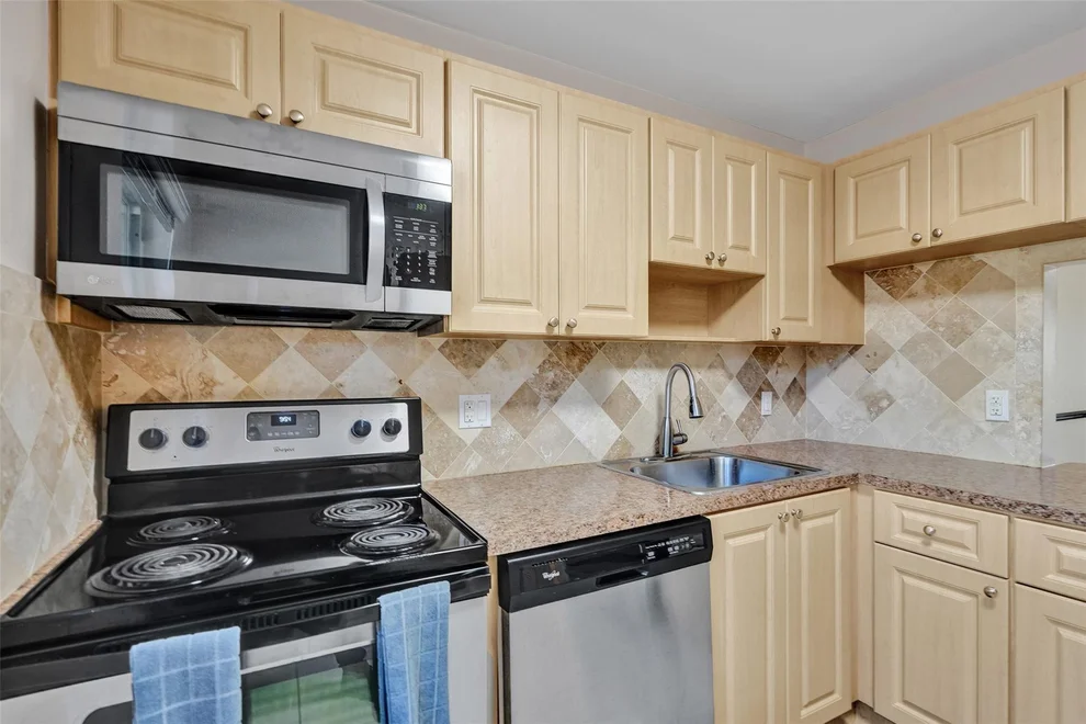 Unit for sale at 251 NW 76th Avenue, Margate, FL 33063