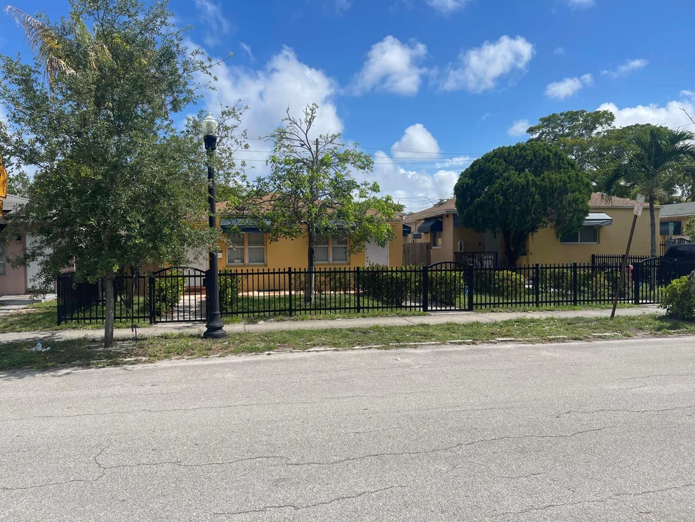 Unit for sale at 1948 Buchanan Street, Hollywood, FL 