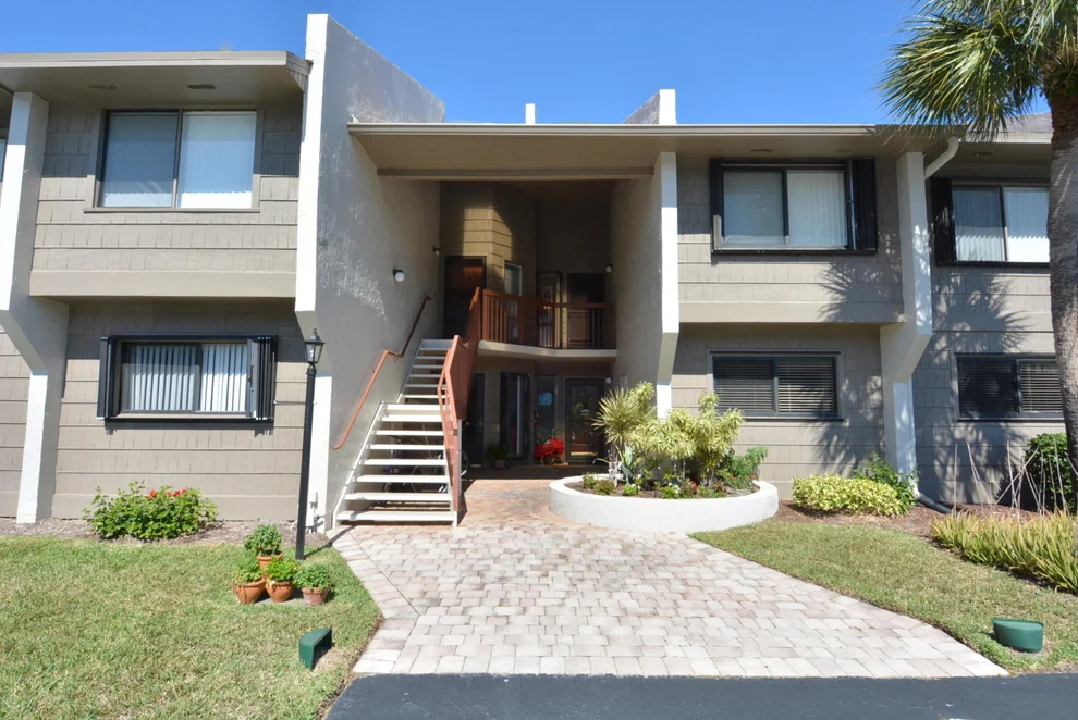 Unit for sale at 1600 NE Dixie Highway, Jensen Beach, FL 34957