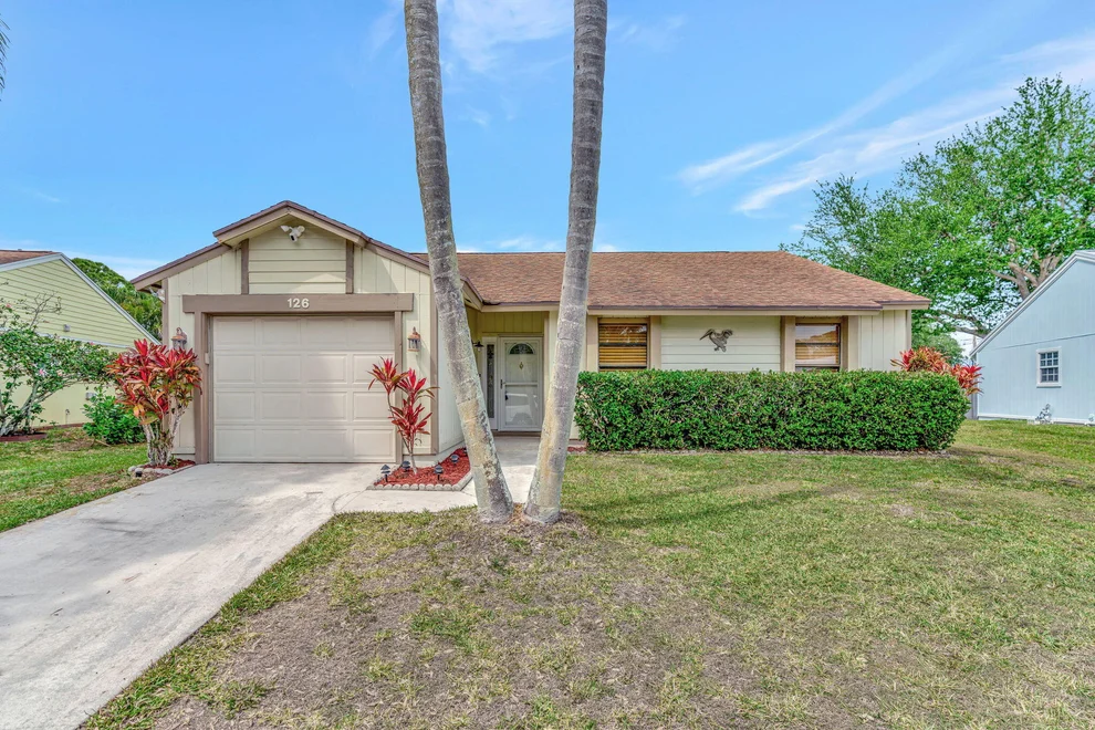 Unit for sale at 126 Greentree Circle, Jupiter, FL 33458