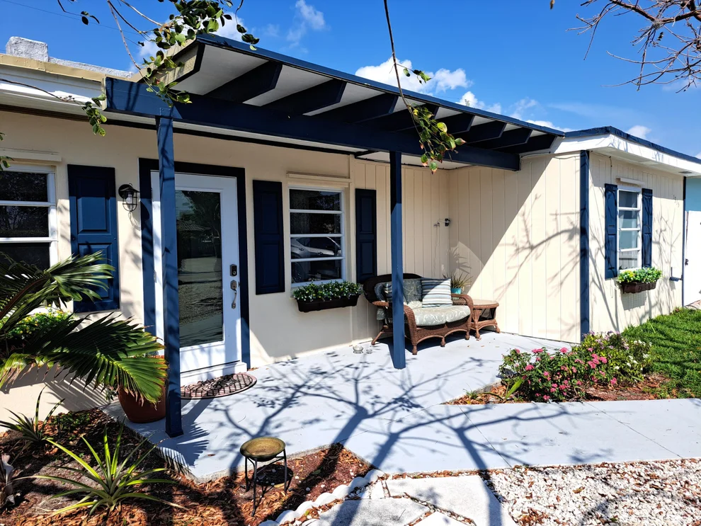 Unit for sale at 1325 N Federal Highway, Lake Worth Beach, FL 33460