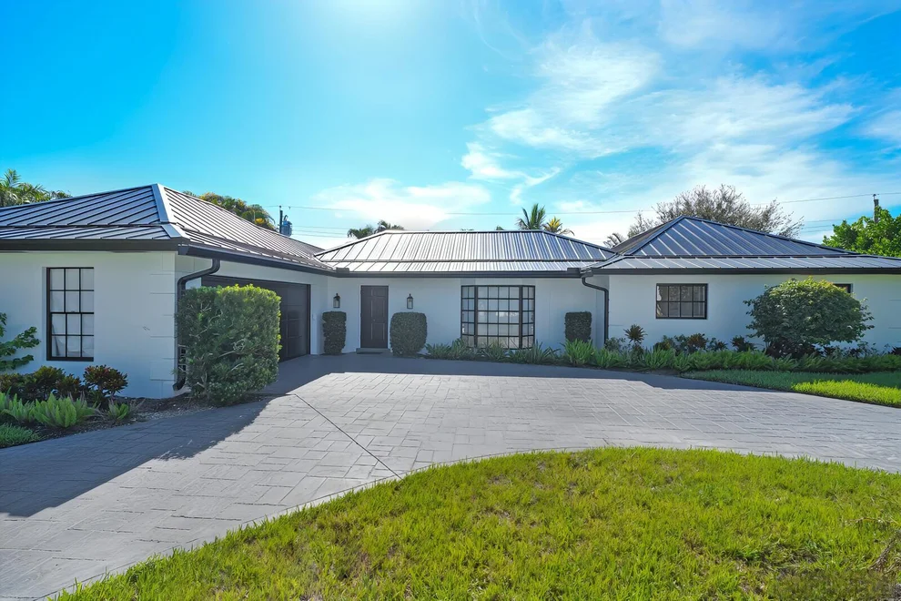 Unit for sale at 7 SE Paddock Circle, Jupiter, FL 33469