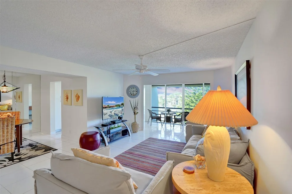Unit for sale at 3810 Via Poinciana, Lake Worth, FL 33467