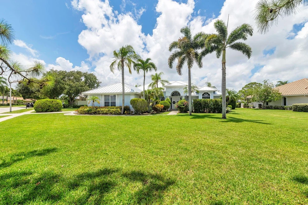 Unit for sale at 6025 Fountain Palm Drive, Jupiter, FL 33458