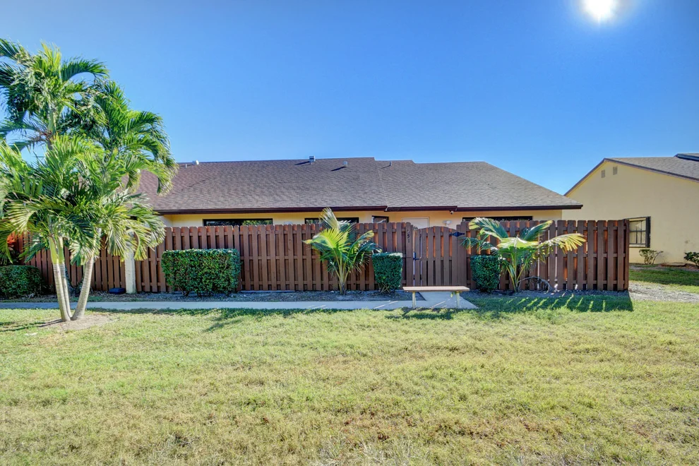 Unit for sale at 251 Springdale Circle, Palm Springs, FL 33461