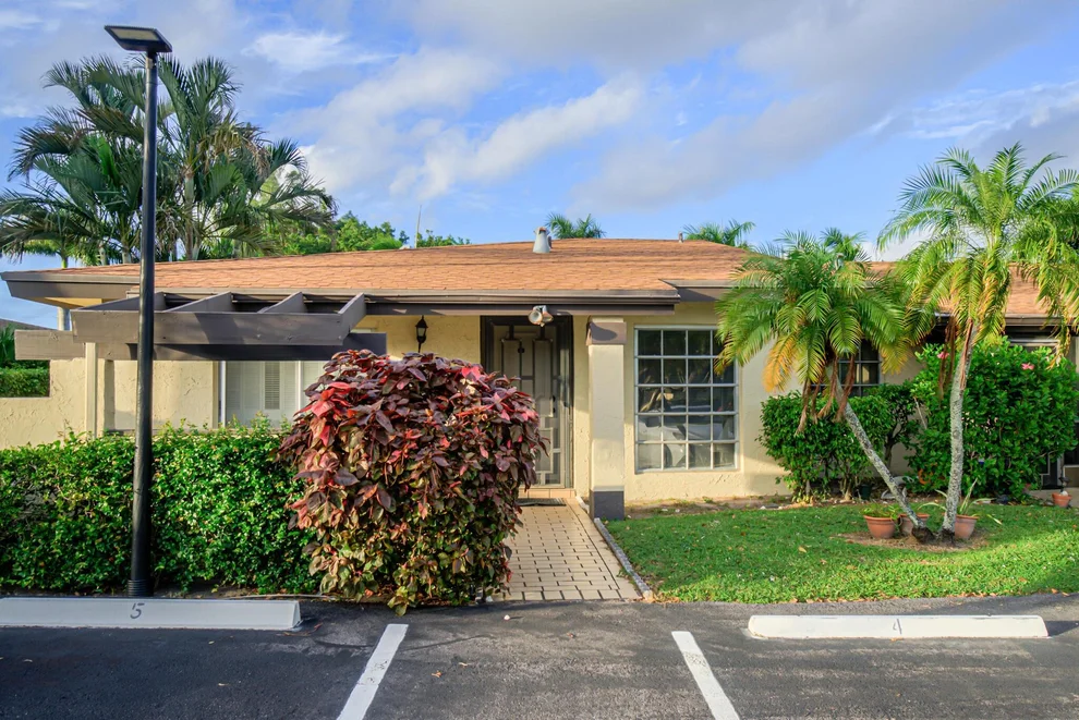 Unit for sale at 13577 Via Aurora, Delray Beach, FL 33484