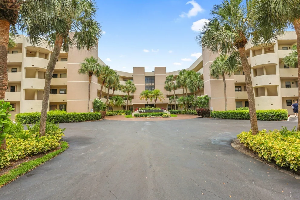 Unit for sale at 5749 Camino Del Sol, Boca Raton, FL 33433