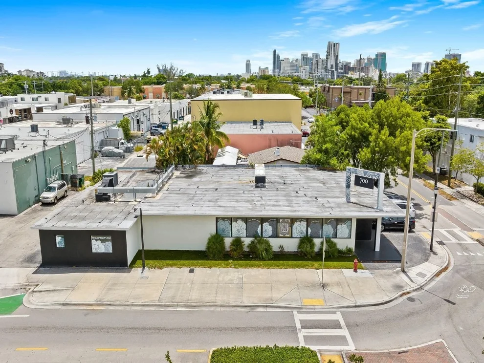 Unit for sale at 700 NE 13th Street, Fort Lauderdale, FL 33304