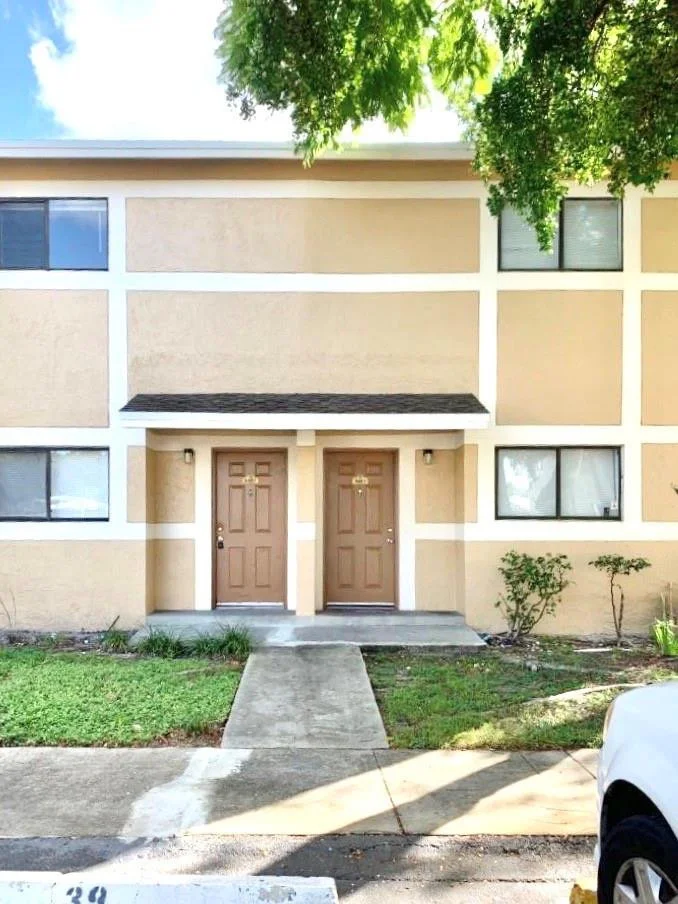 Unit for sale at 9487 Palm Circle, Pembroke Pines, FL 33025