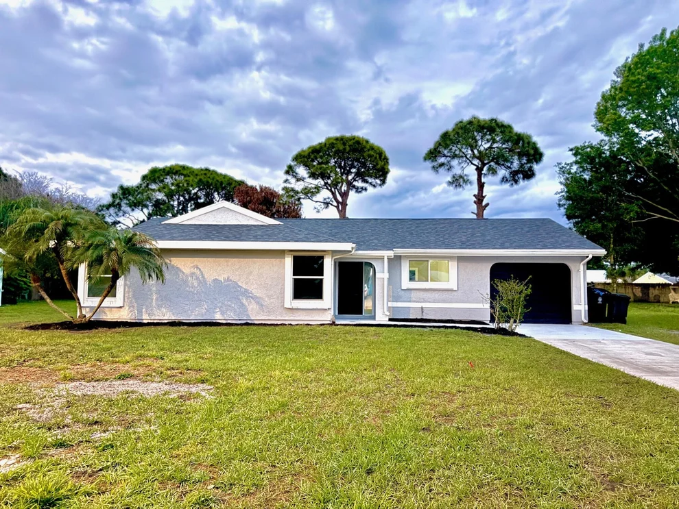 Unit for sale at 1343 SE Vestridge Lane, Port St Lucie, FL 34952