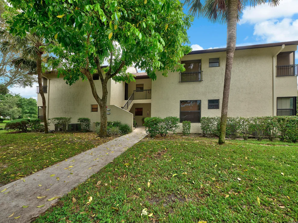 Unit for sale at 3281 Cocoplum Circle, Coconut Creek, FL 33063