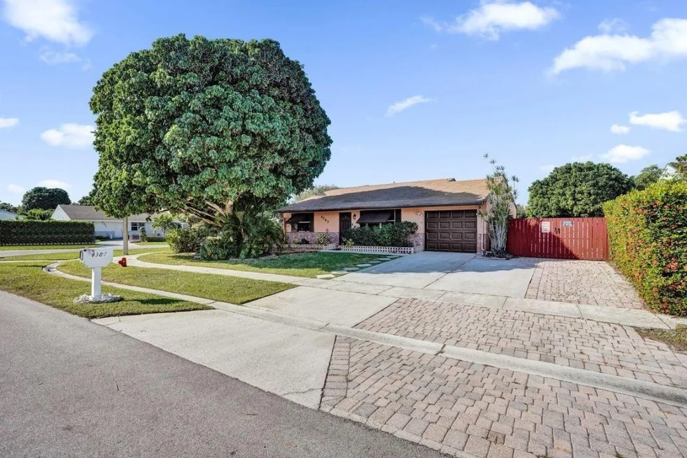 Unit for sale at 4387 Appian Way, Greenacres, FL 33463