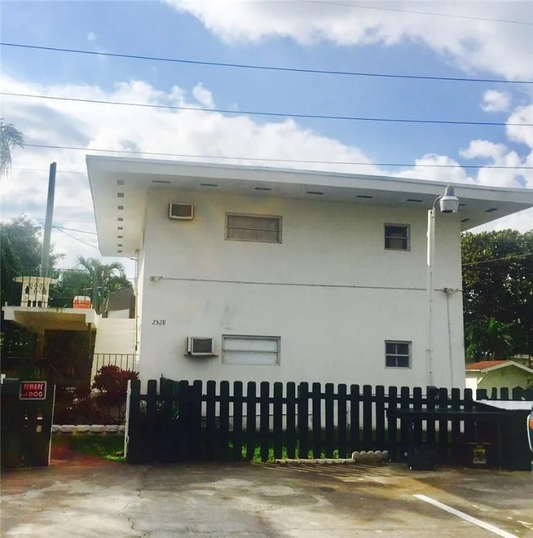 Unit for sale at 2528 Cleveland Street, Hollywood, FL 33020
