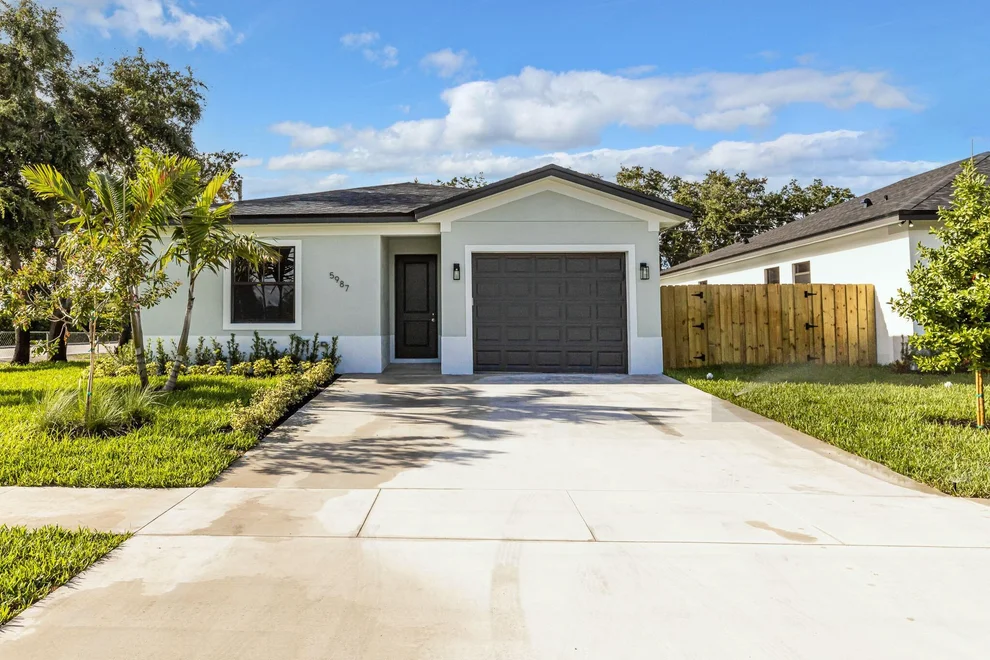 Unit for sale at 5987 Tiffany Place, West Palm Beach, FL 33417