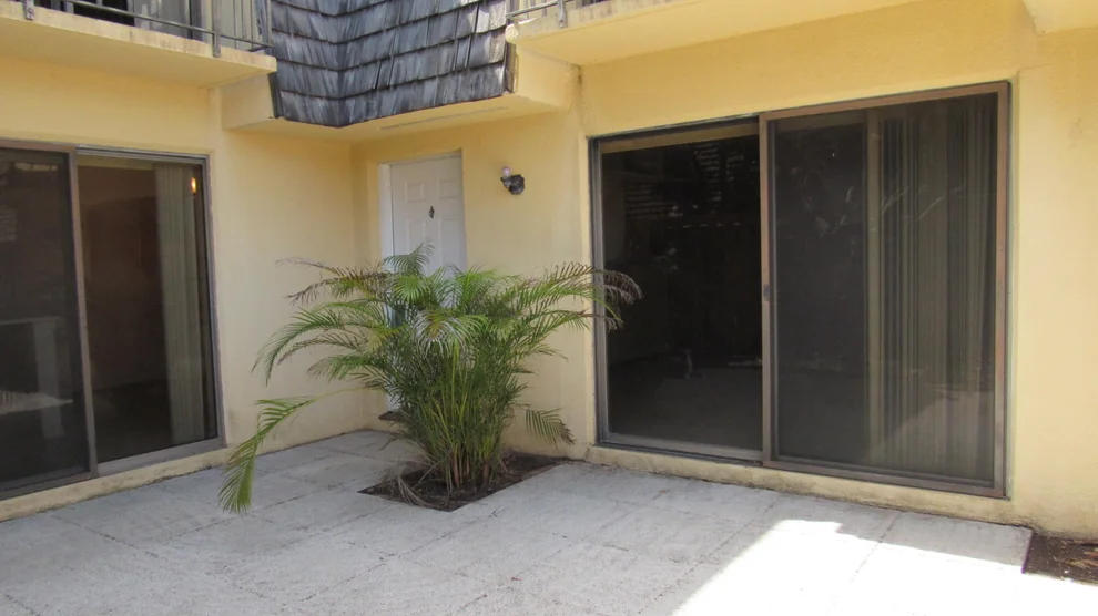 Unit for sale at 282 Arabian Road, Palm Springs, FL 33461