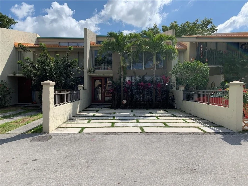 Unit for sale at 750 E Coco Plum Circle, Plantation, FL 33324