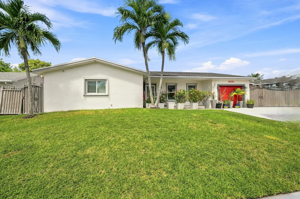 Unit for sale at 16820 SW 108th Avenue, Miami, FL 33157
