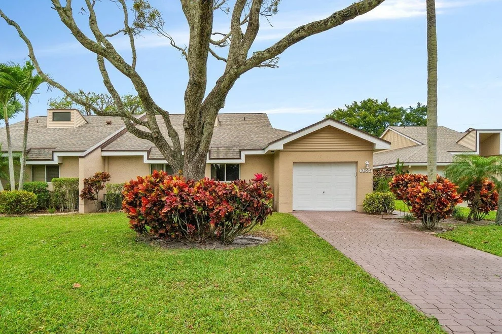 Unit for sale at 6935 Fountains Circle, Lake Worth, FL 33467