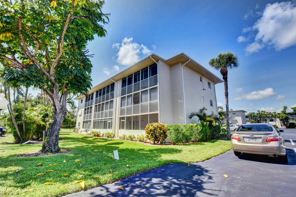 Unit for sale at 2812 S Garden Drive, Lake Worth, FL 33461