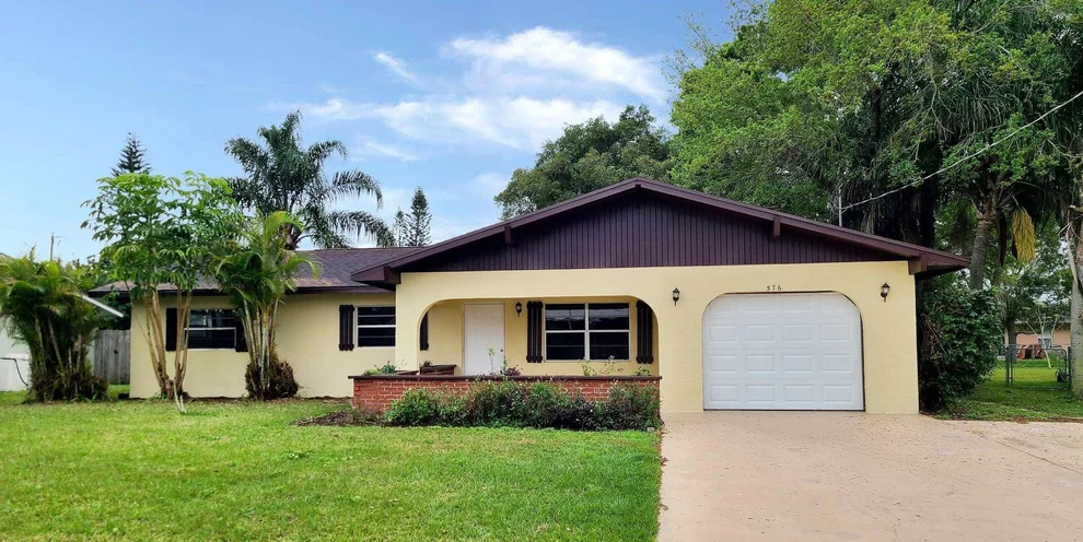 Unit for sale at 576 SE Greenway Terrace, Port St Lucie, FL 34983