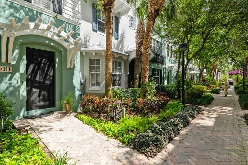 Unit for sale at 310 E Mallory Circle, Delray Beach, FL 33483