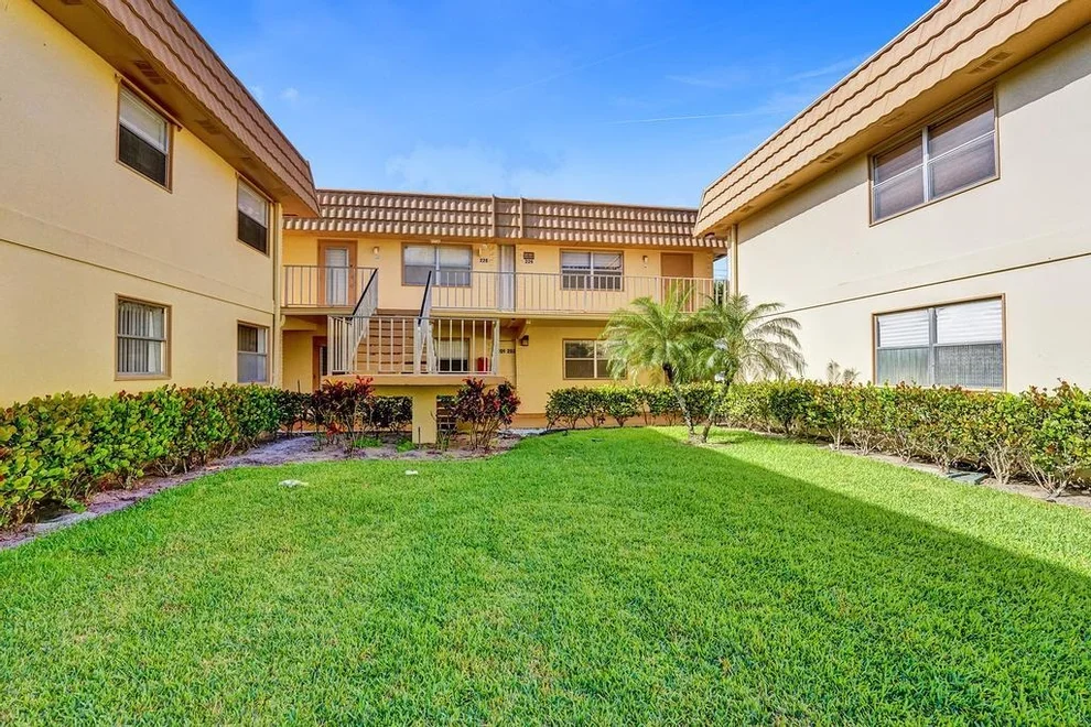 Unit for sale at 202 Saxony E, Delray Beach, FL 33446