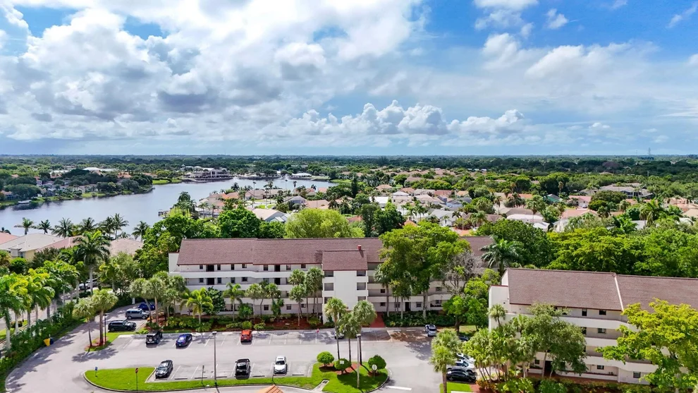 Unit for sale at 12524 Shoreline Drive, Wellington, FL 33414