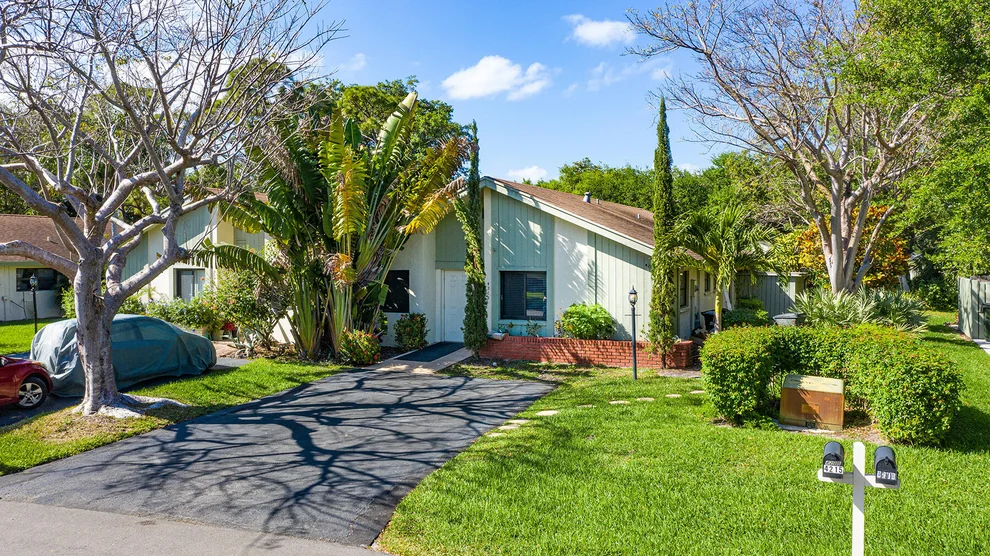 Unit for sale at 4215 Palm Forest Drive S, Delray Beach, FL 33445