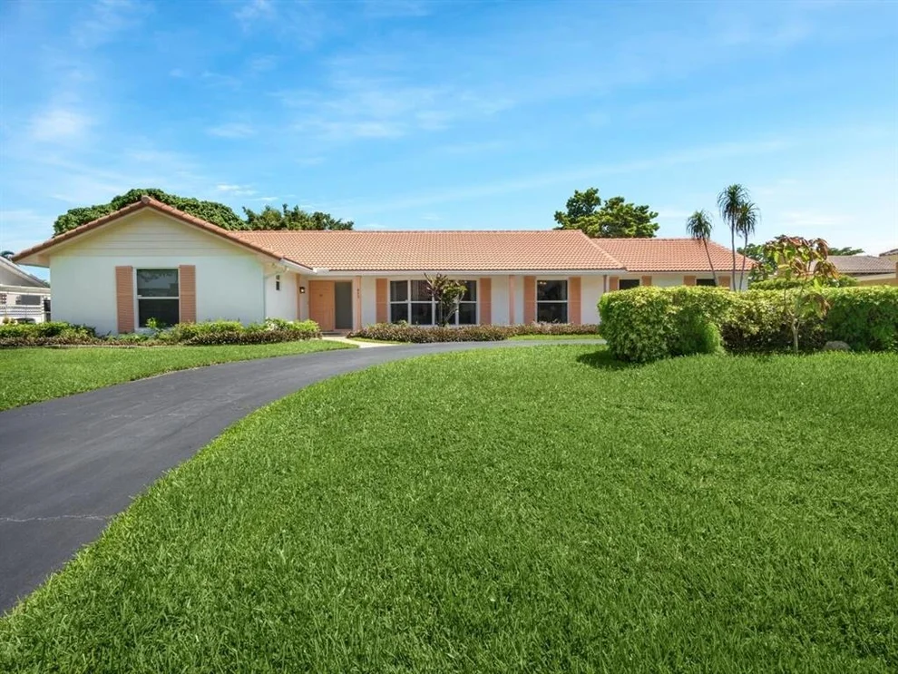 Unit for sale at 473 N Country Club Drive, Atlantis, FL 33462